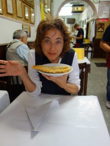 comer em roma 225x300 - Beliscar em Roma