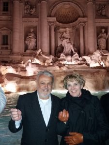 clientes fontana di trevi guia roma portugues 225x300 - clientes_fontana_di_trevi_guia_roma_portugues