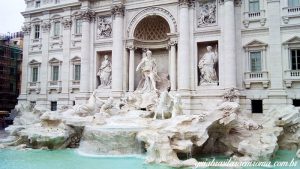 guia brasileira fontana trevi 300x169 - Fontana di Trevi com GUIA CREDENCIADA em Roma