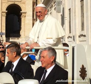papa_papamovel_guia_brasileira_roma papa papamovel guia brasileira roma 300x276 - papa_papamovel_guia_brasileira_roma