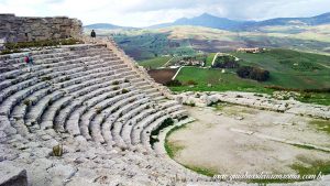 segesta teatro vale guia brasileira 300x169 - segesta_teatro_vale_guia_brasileira.jpg