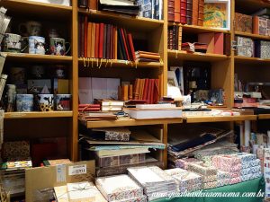 souvenirs cadernos canetas gaetana trastevere guia brasileira 300x225 - souvenirs_cadernos_canetas_gaetana_trastevere_guia_brasileira.jpg