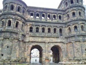 porta_nigra_trier_guia_brasileira_roma.jpg porta nigra trier guia brasileira roma 300x225 - porta_nigra_trier_guia_brasileira_roma.jpg