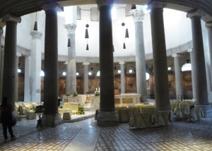 colina celio interior estevao redondo romaemportugues 300x214 - Colina Celio, interior da igreja de Santo Estev&atilde;o Redondo