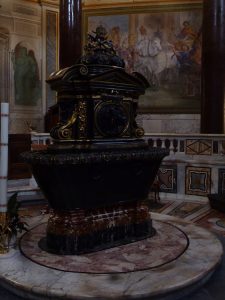 batisterio catedral roma pia batismal 225x300 - batisterio_catedral_roma_pia_batismal