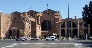 Santa Maria dos Anjos, Roma. Atrás: Museu das Termas de Diocleciano santa maria dos anjos roma michelangelo 300x158 - Santa Maria dos Anjos, Roma. Atrás: Museu das Termas de Diocleciano