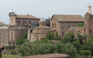 Templo de Rômulo no Fórum Romano templo romulo forum romano 300x188 - Templo de Rômulo no Fórum Romano