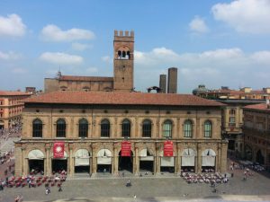 bolonha vista duomo sao petronio 300x225 - Bolonha: subida aos tetos do Duomo de S&acirc;o Petr&ocirc;nio