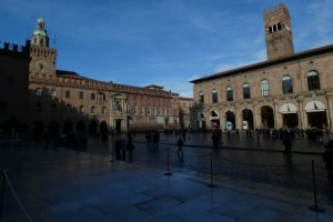 praca maggiore bologna san petronio 300x200 - Pra&ccedil;a Maggiore, Bologna